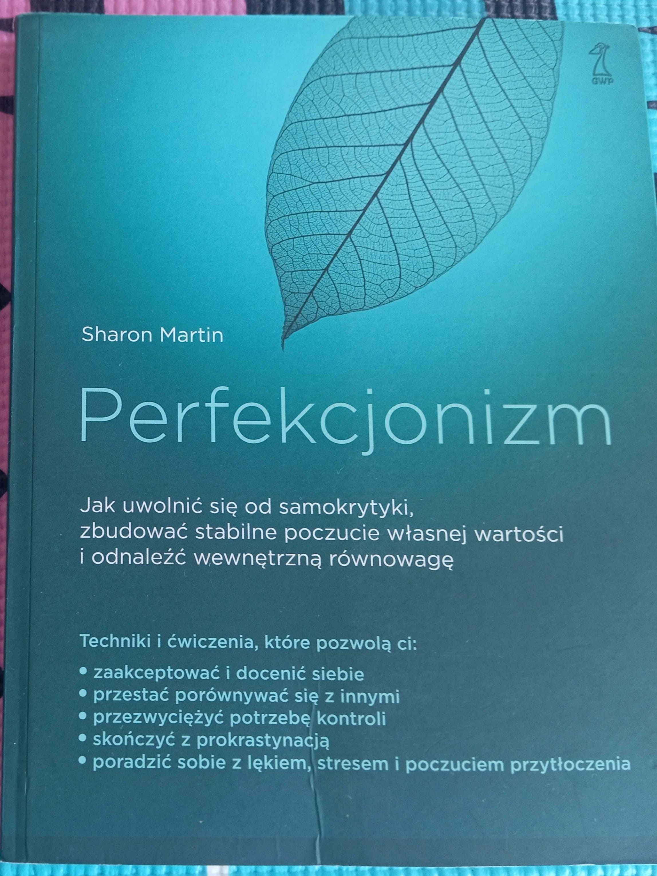Grafika ilustracyjna poradników w Czytelni DBP