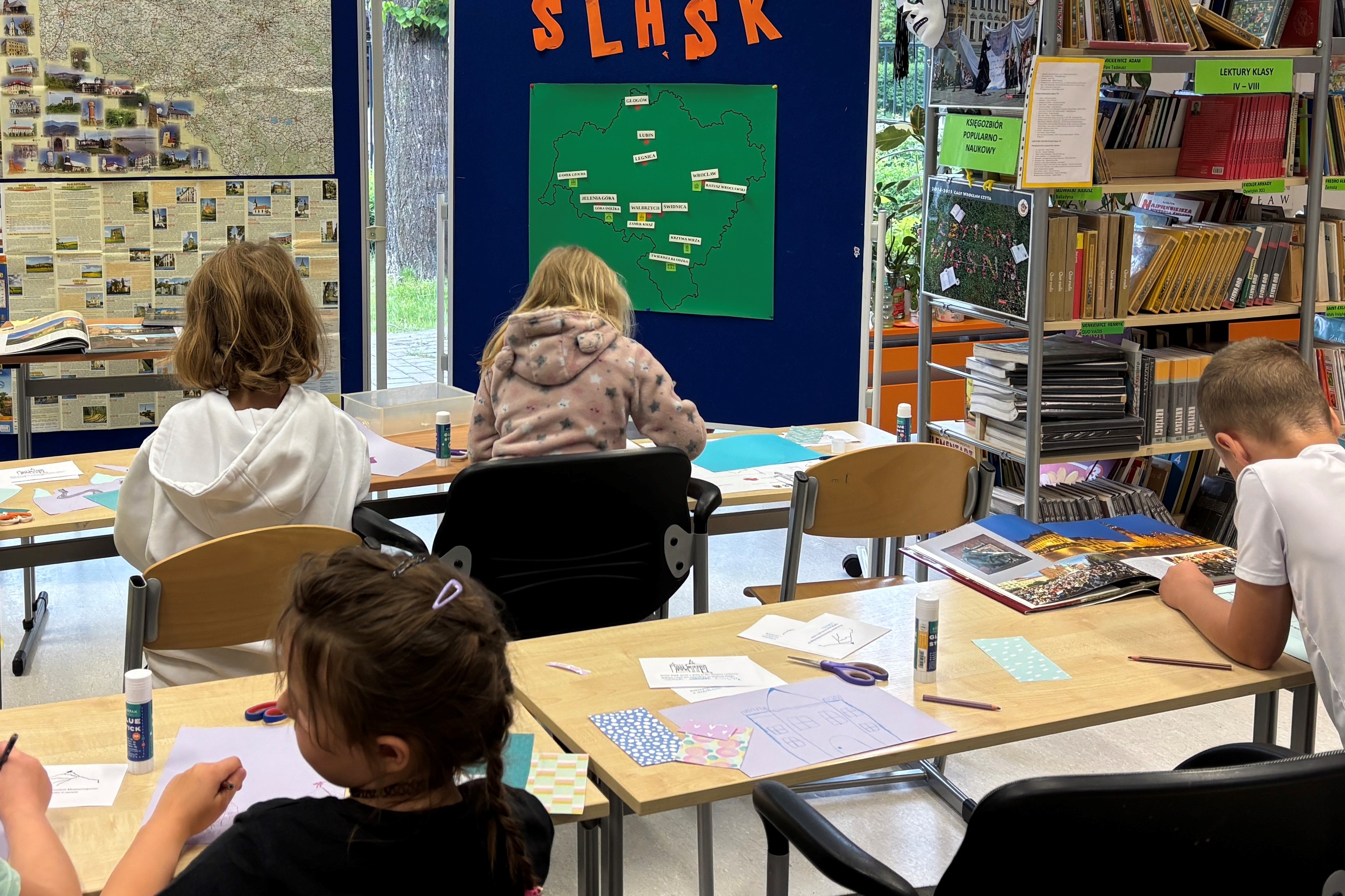 Grafika ilustracyjna - zajęcia z edukacji regionalnej