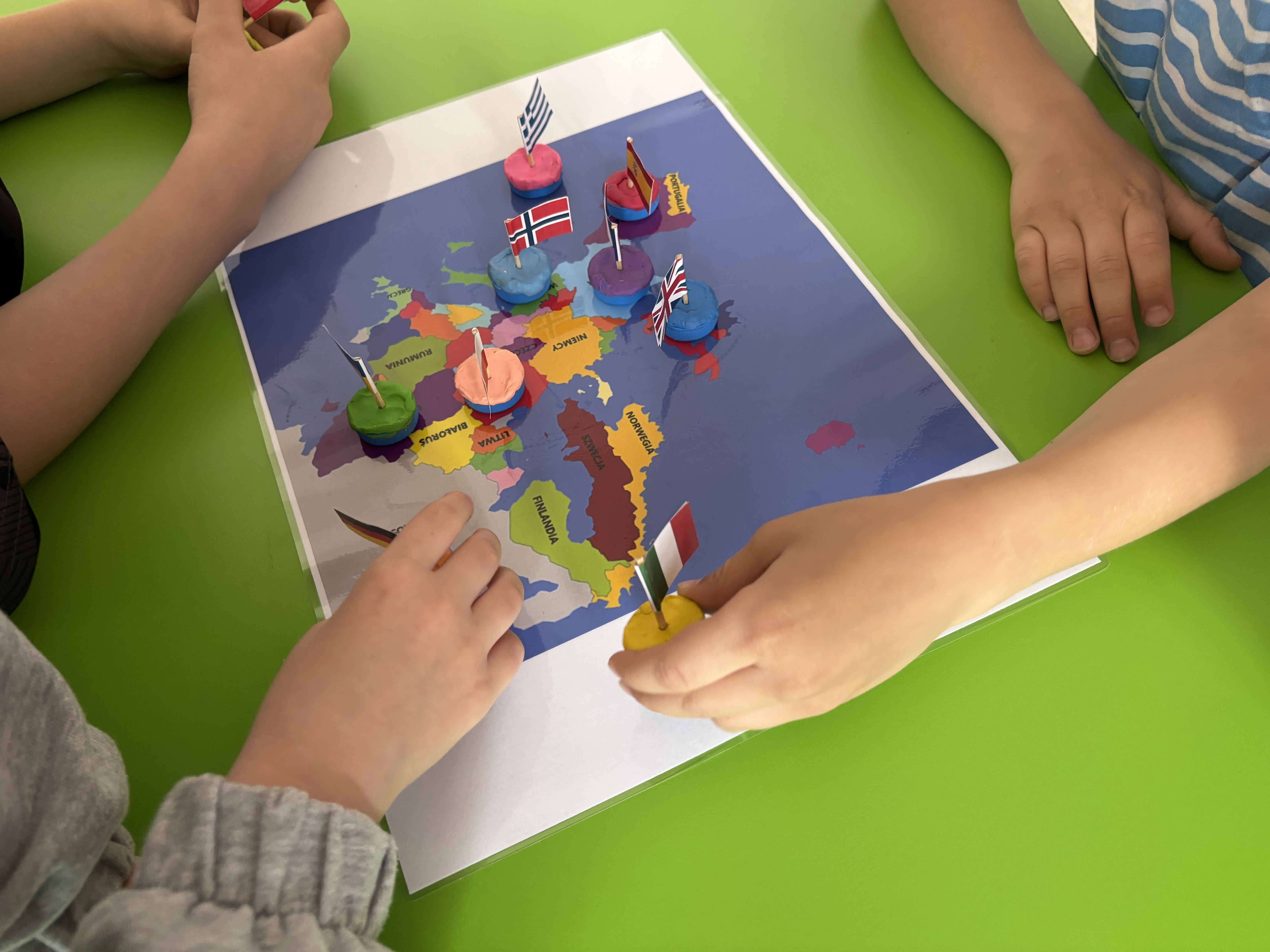 Grafika ilustracyjna - zajęcia edukacyjne z okazji Dnia Europy