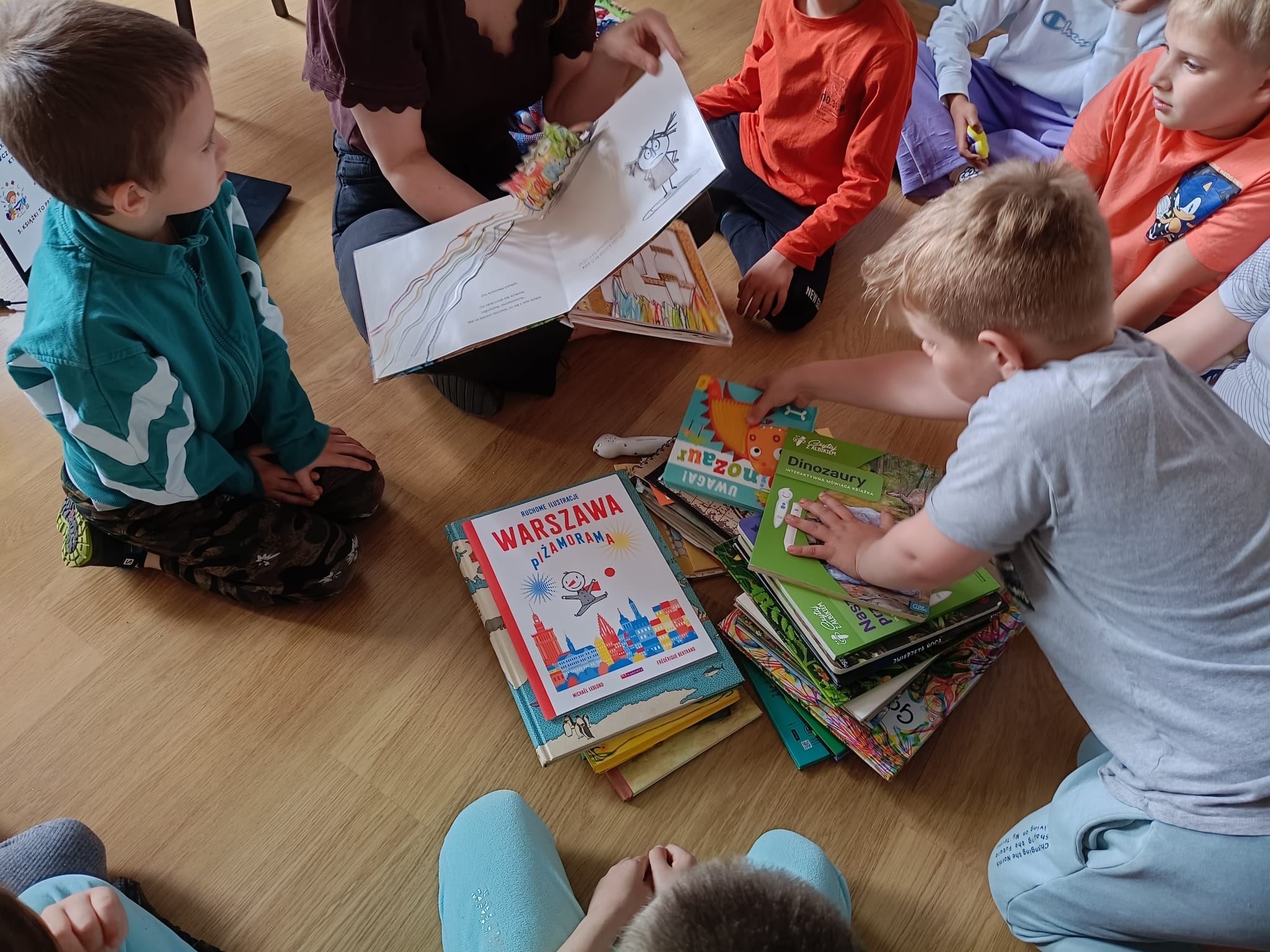 Grafika ilustracyjna - zajęcia z książką Paszport czytelniczy