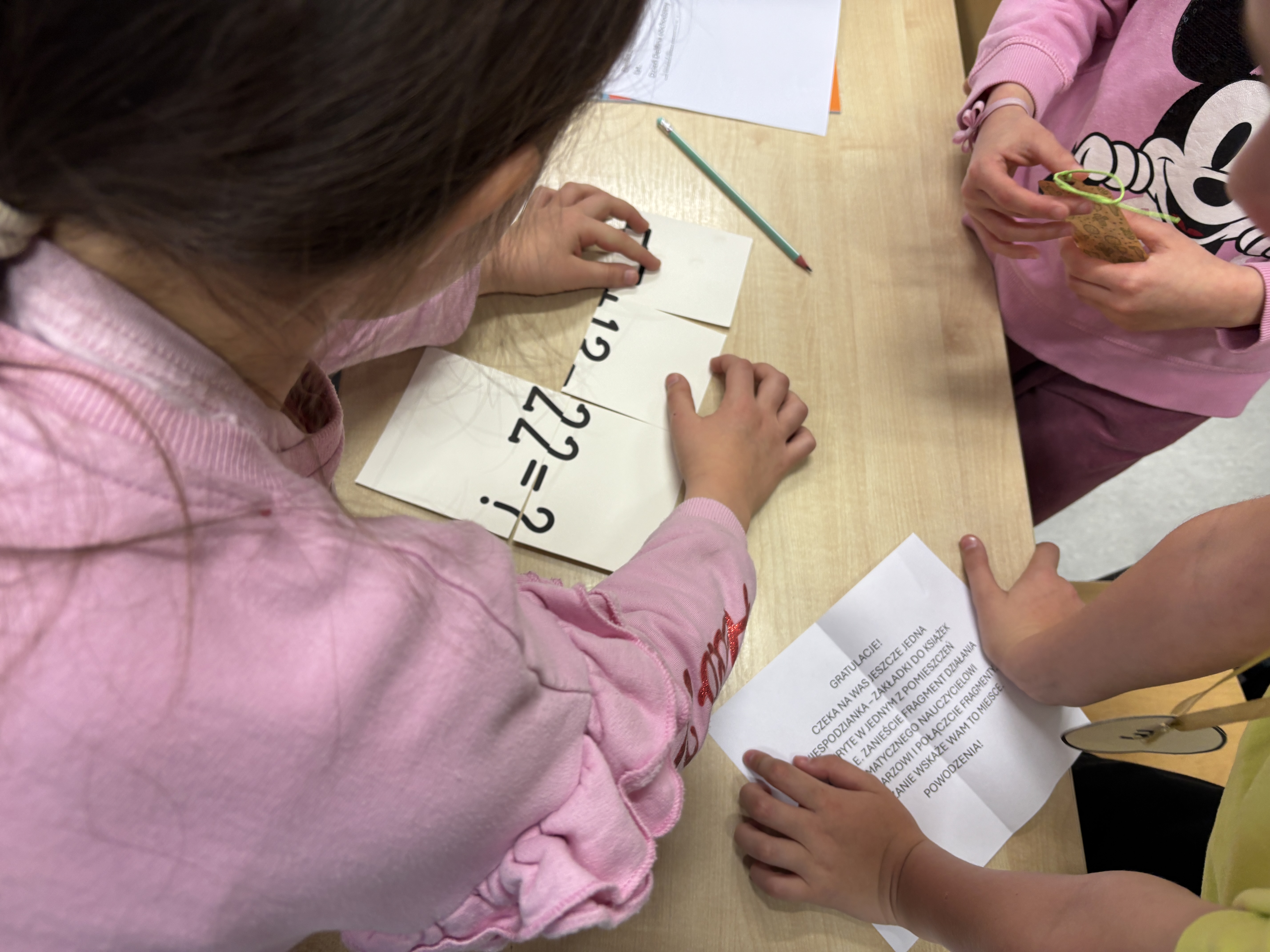 Grafika ilustracyjna do zajęć z okazji Tygodnia Bibliotek - Detektyw Pozytywka